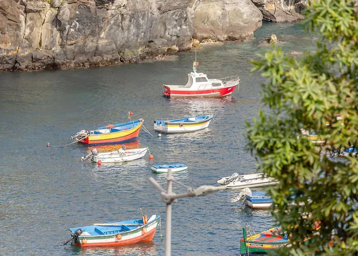 Bay View Traditional House In Center Camara de Lobos